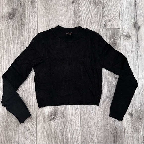 Truehitt Black Stretchy Crew Neck Long Sleeve Crop Top Sweater Made in USA - Picture 1 of 3